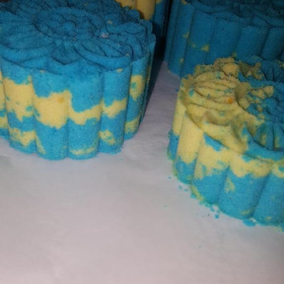 Bare Skin Box by Divatude Bath Bombs, Soap Bundle - Picture 4 of 6